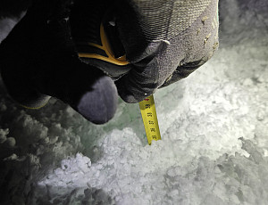 Zateplení stropu rodinného domu pomocí foukané izolace